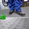 Gummimatte Meterware Gummi Bodenbelag Antirutsch Premium TPE Geruchsarm Riffelblechoptik Grau 3mm Stark 100 cm Breite