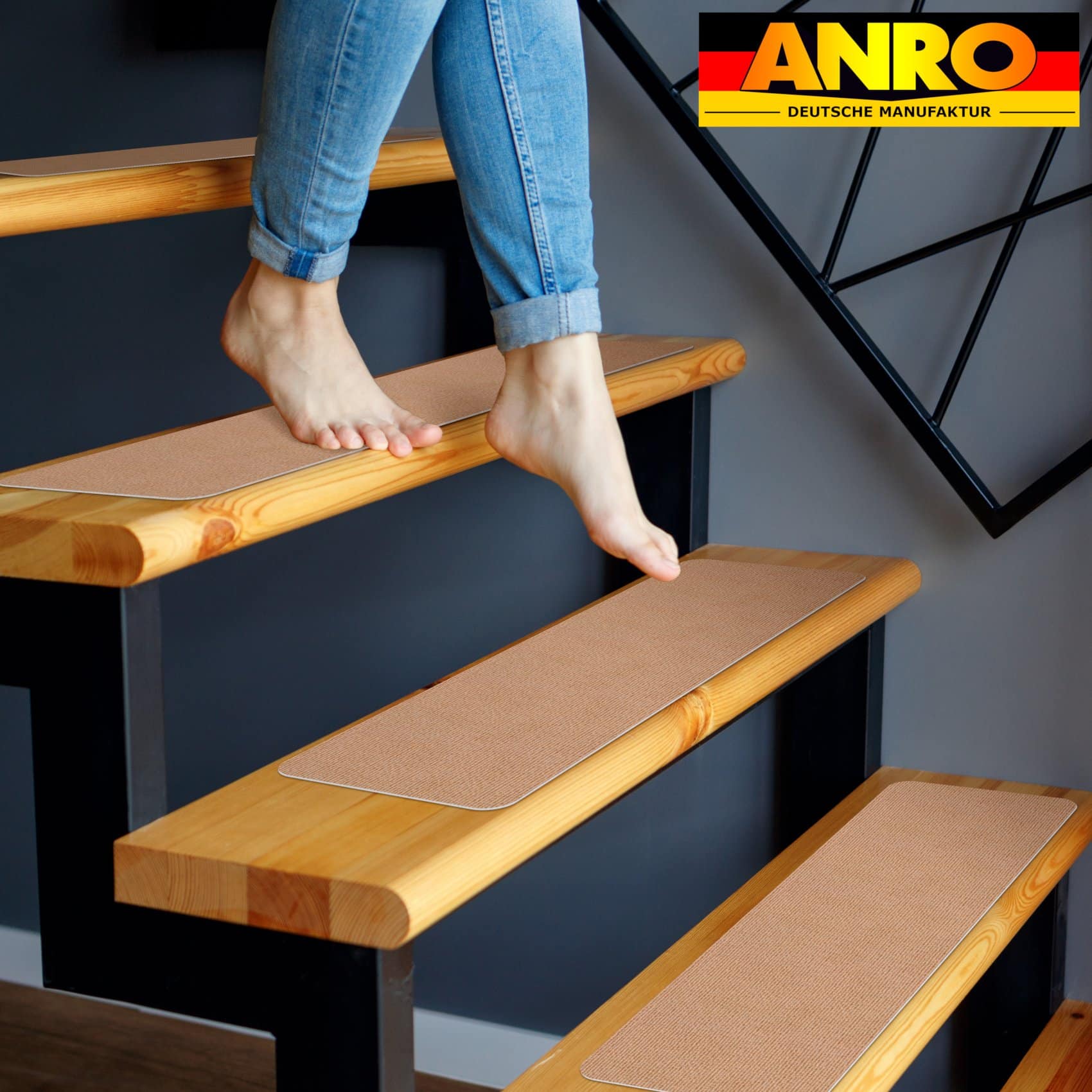 NEMBRAU1_50 Treppenteppich Treppenstufen Teppich Stufenteppich Stufenmatte selbsthaftend Rechteckig NEMESIS Hellbraun